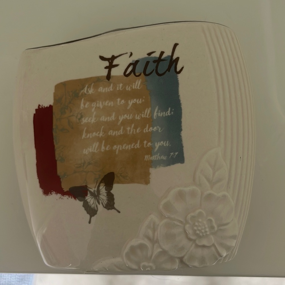 Toothbrush holder